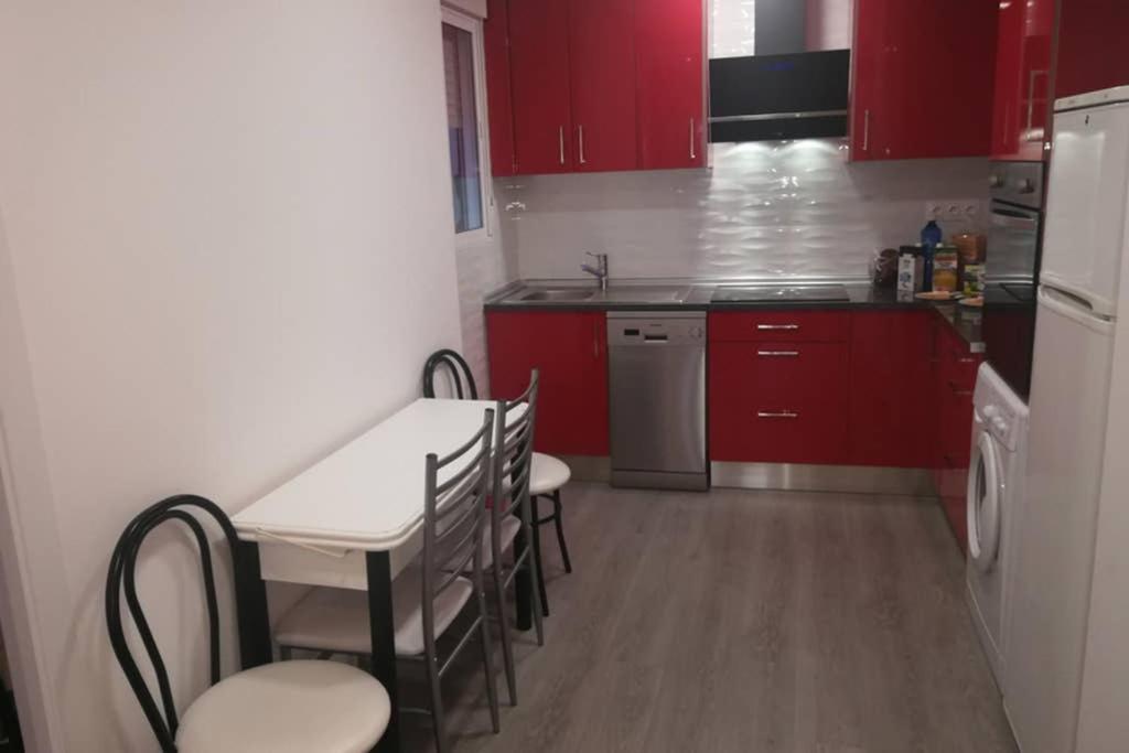 Apartamento Centrico , Wifi + Desayuno Logrono Luaran gambar